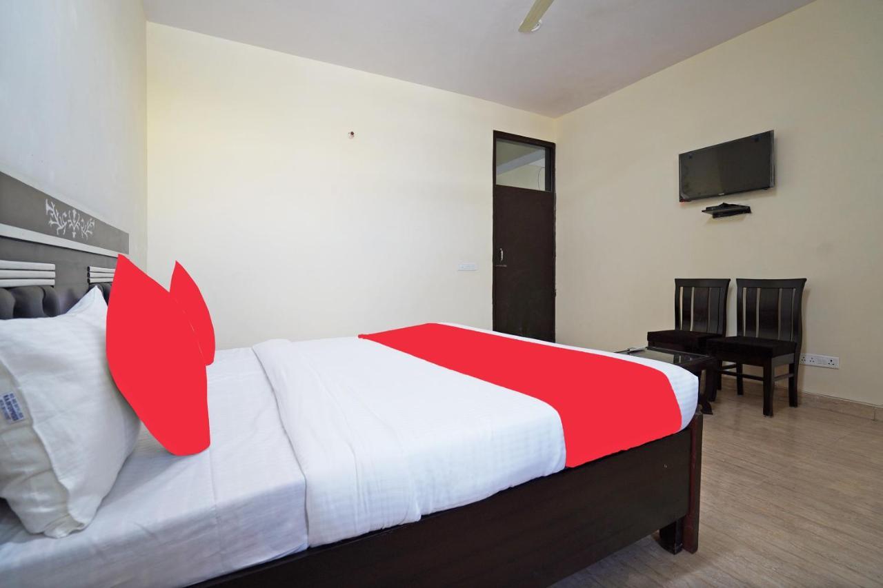 ניו דלהי Oyo 46744 Hotel Yash מראה חיצוני תמונה