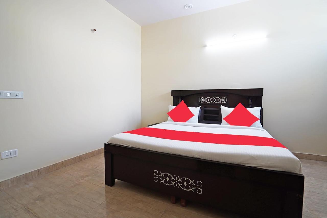 ניו דלהי Oyo 46744 Hotel Yash מראה חיצוני תמונה